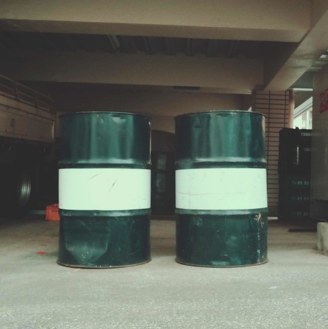 Steel drum containers