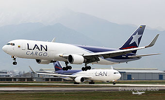 LAN Cargo B767-300F N312LA landing (A.Ruiz)