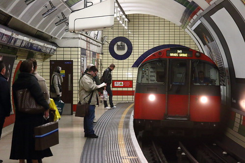 2014/12/3 London Underground 1973 Stock @??????????(Piccadilly Circus)