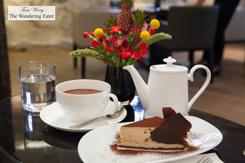 Hot chocolate and chestnut cake with chocolate