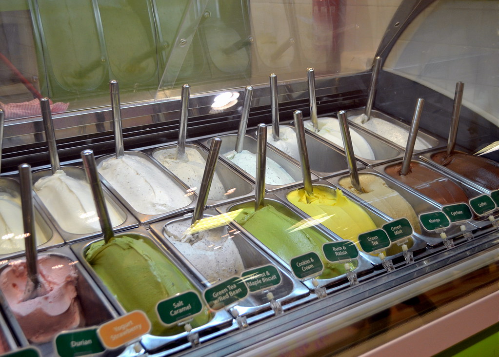 Clarke Quay Japanese Food: Azabu Sabo Hokkaido Ice Cream Display