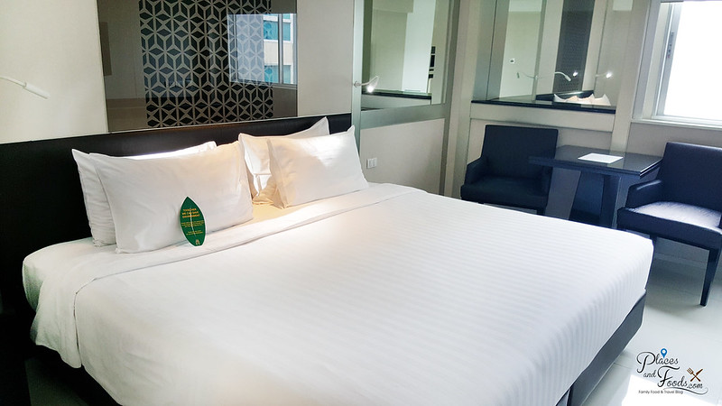 mandarin hotel bangkok room king size bed