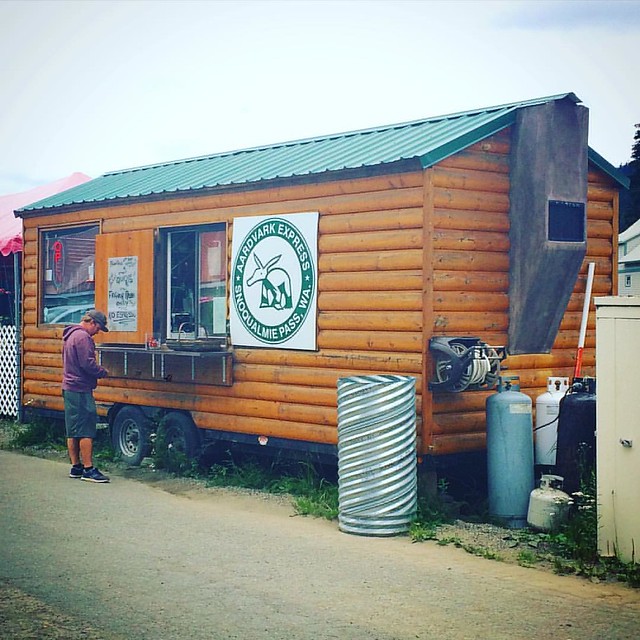 Next time you're at Snoqualmie Pass, make sure to stop by Aardvark Express. Stoner comfort food at its finest! 💚