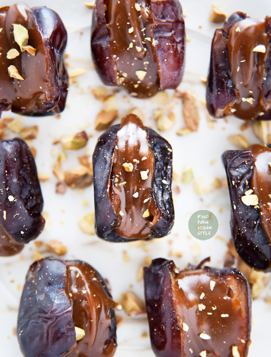 Fresh dates stuffed with sweet cream, made with syrup and tahini