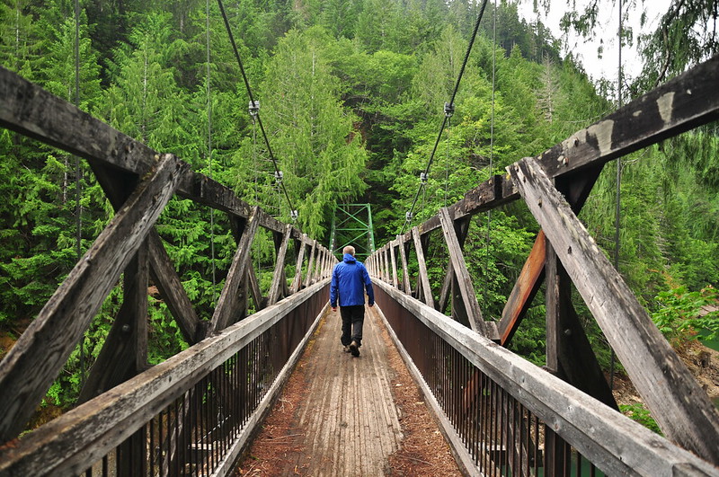 The Blowout Suspension Bridge and the Volcano Trail - Oregon Hikers