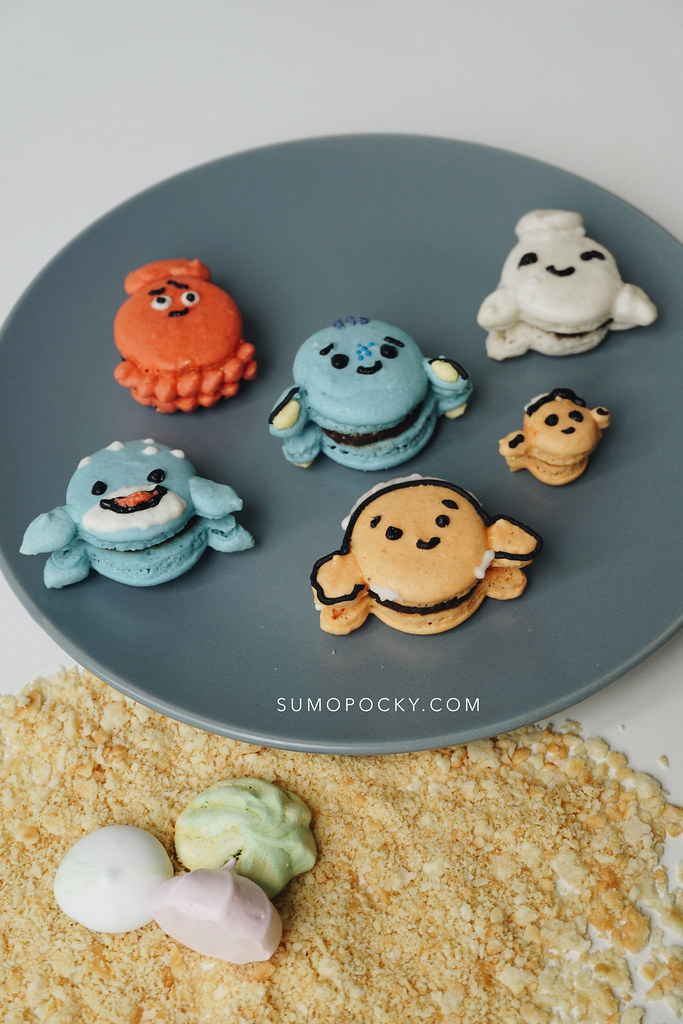 Finding Dory Macarons